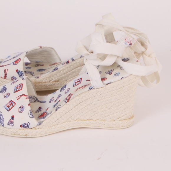 CHANEL White Badminton Print Canvas Sandals - Picture 3 of 6